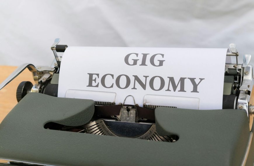 Smart Strategies for Standing Out in a Competitive Gig Economy