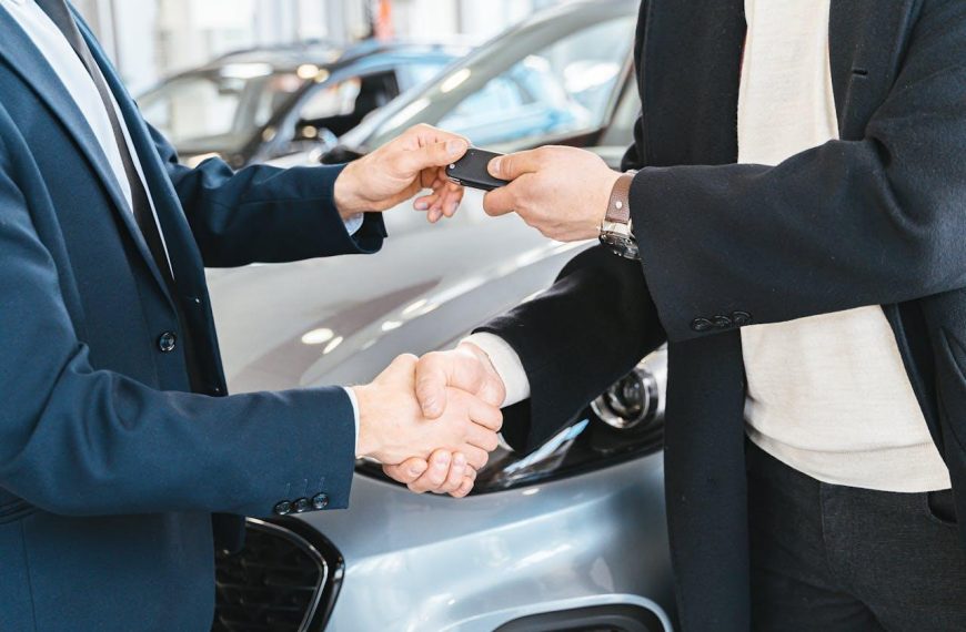 Guide to Calculating How Much You Could Save Each Month on Your Auto Loan